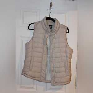 Gap Medium Beige Puffer Vest